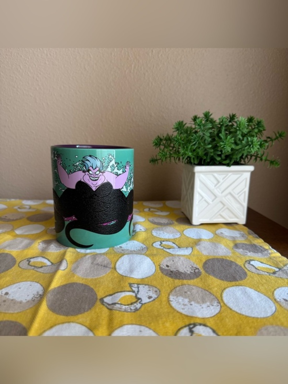 Disney The Little Mermaid textured Villain Ursula mug